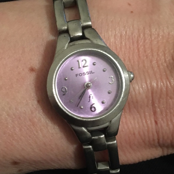 Vintage Purple Face Fossil Watch - Picture 3 of 9
